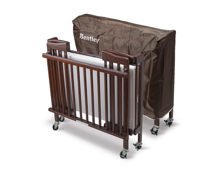 M&T Babybed opvouwbaar mahonie houten uitvoering