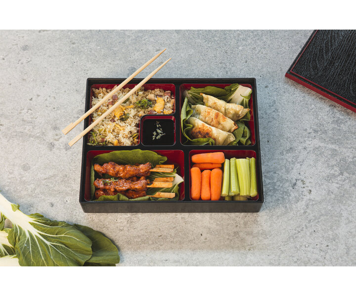 M&T BENTO BOX ABS 27 x 21 x H 6 cm  met deksel