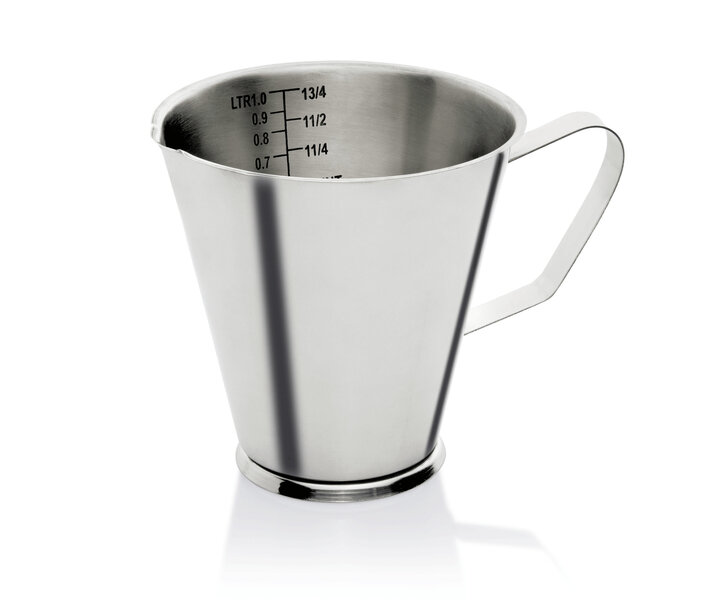 M&T Measuring jug  2 liter stainless steel 18/10 , graduated  per 100 ml