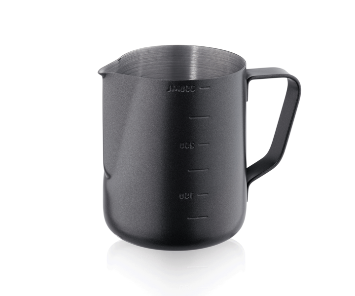 M&T Jug 0,60 liter outside with black non-stick PTFE coating