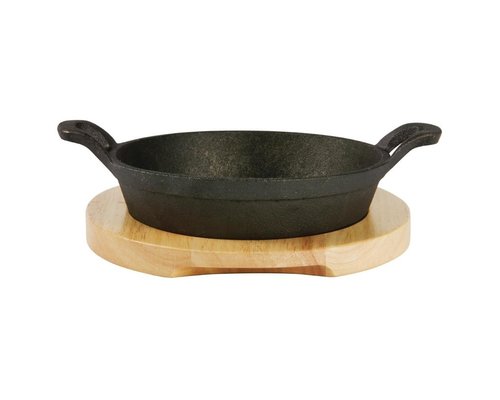 M & T  Cast iron round dish 18 cm wooden underliner 21 cm included
