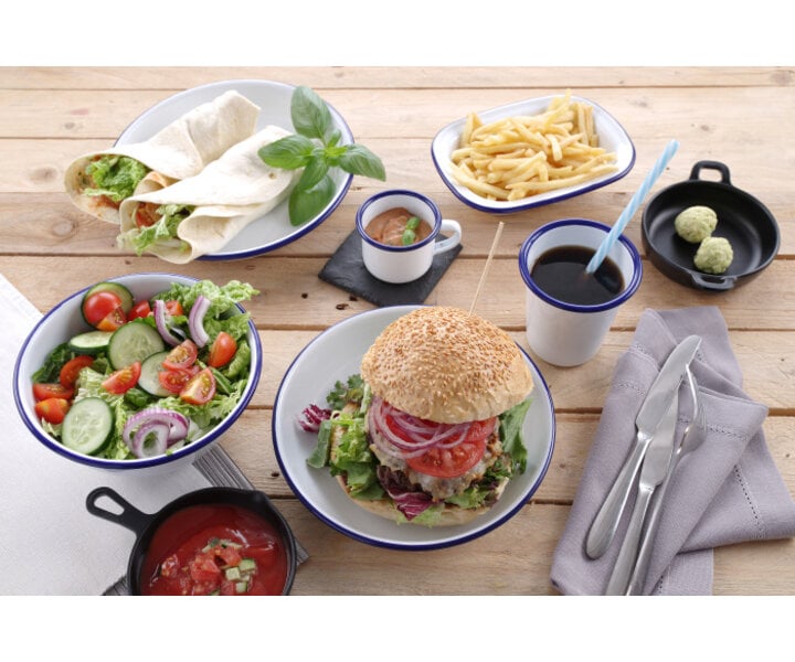 M&T Beaker  50 cl  white enamelled steel with blue edge