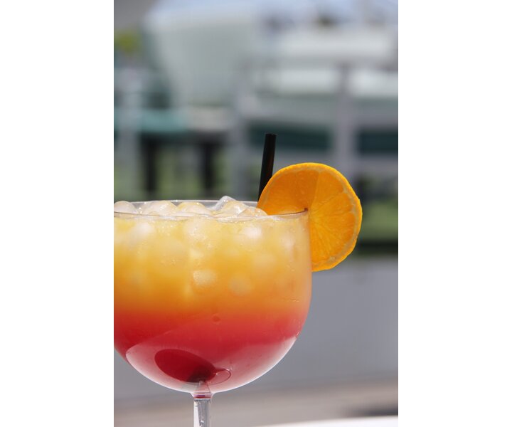 M&T Gin & tonic glass 57 cl made of unbreakable white PETG plastic