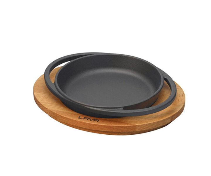 LAVA CAST IRON Frying- & serving pan Ø 28 cm black cast iron with wooden underliner