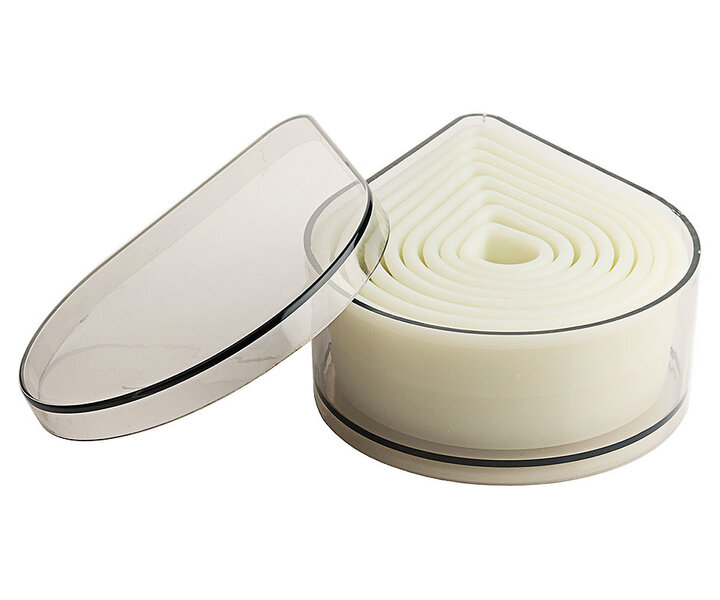 M&T Set with 8 plain " raindrop " pastry / aspic cutters