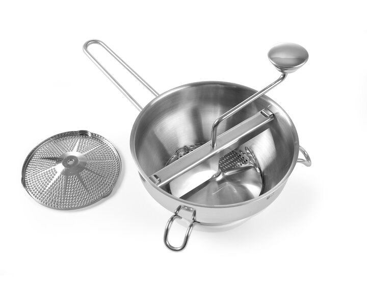 M&T Vegetable mill incl 2 sieves