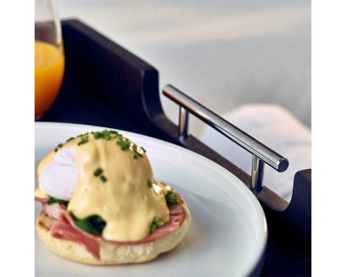 M&T Dienblad 45 x 33 cm zwart acacia hout met roestvrijstalen handgrepen