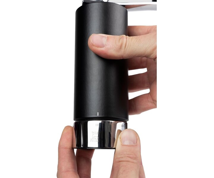 PEUGEOT  Peppermill 18 cm " ISEN " black mat beechwood