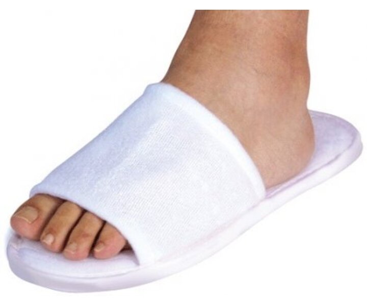 M&T Slippers open teen 4 dozen met 100 paar  = 400 paar aan slechts 40,00 € = 0,10 € per paar!!!!