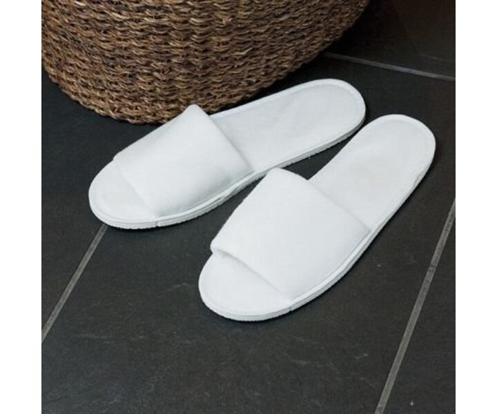 M&T Pantoufles à bout ouvert  4 boites de 100 paires  = 400 paires pour 40,00 €= 0,10 €/par pair.