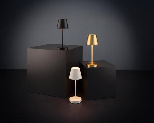 TABLE LAMPS 