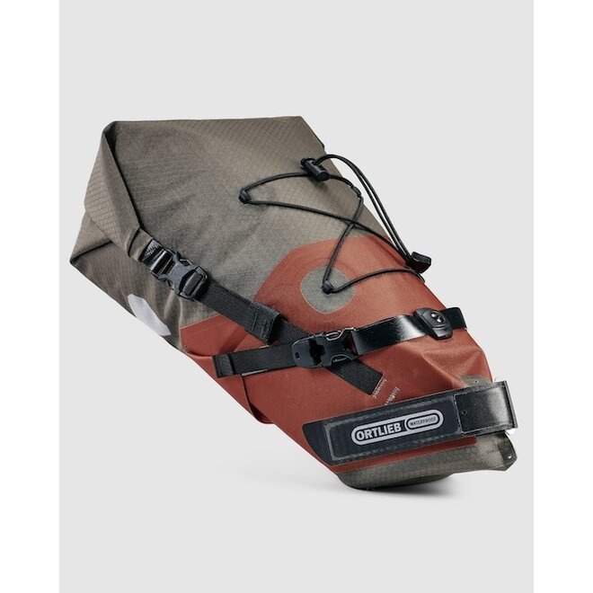 Assos x Ortlieb Seat-Pack 11L Dark Sand/Rooibos