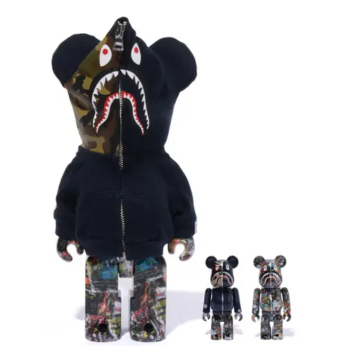 Medicom Toy 400% & 100% Bearbrick 3 pcs set - BAPE(R) LEGACY CAMO SHARK (Navy ver.) Medicom Toy 400% & 100% Bearbrick 3 pcs set - BAPE(R) LEGACY CAMO SHARK (Navy ver.)