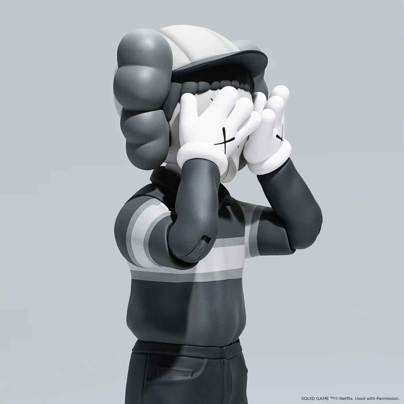 KAWS×イカゲーム　チョルス　Chul-Su フィギュアSquid Game KAWS イカゲーム チョルス フィギュア Squid Game - メルカリ