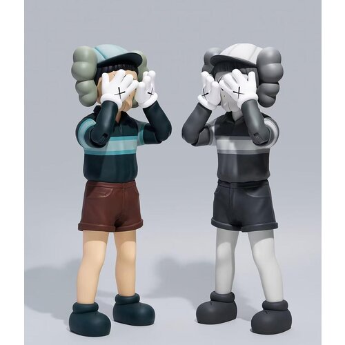 カウズ x イカゲーム チョルス Chul-Su Figure Colored kaws チョルス Chul-Su Figure Coloured イカゲーム - メルカリ