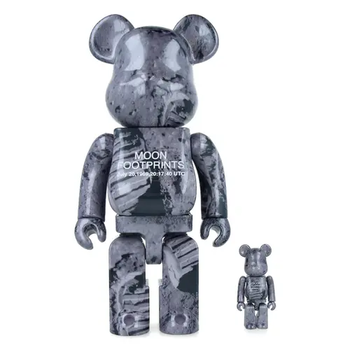 Medicom Toy 400% & 100% Bearbrick Set - Moon Footprints (NASA) Medicom Toy 400% & 100% Bearbrick Set - Moon Footprints (NASA)
