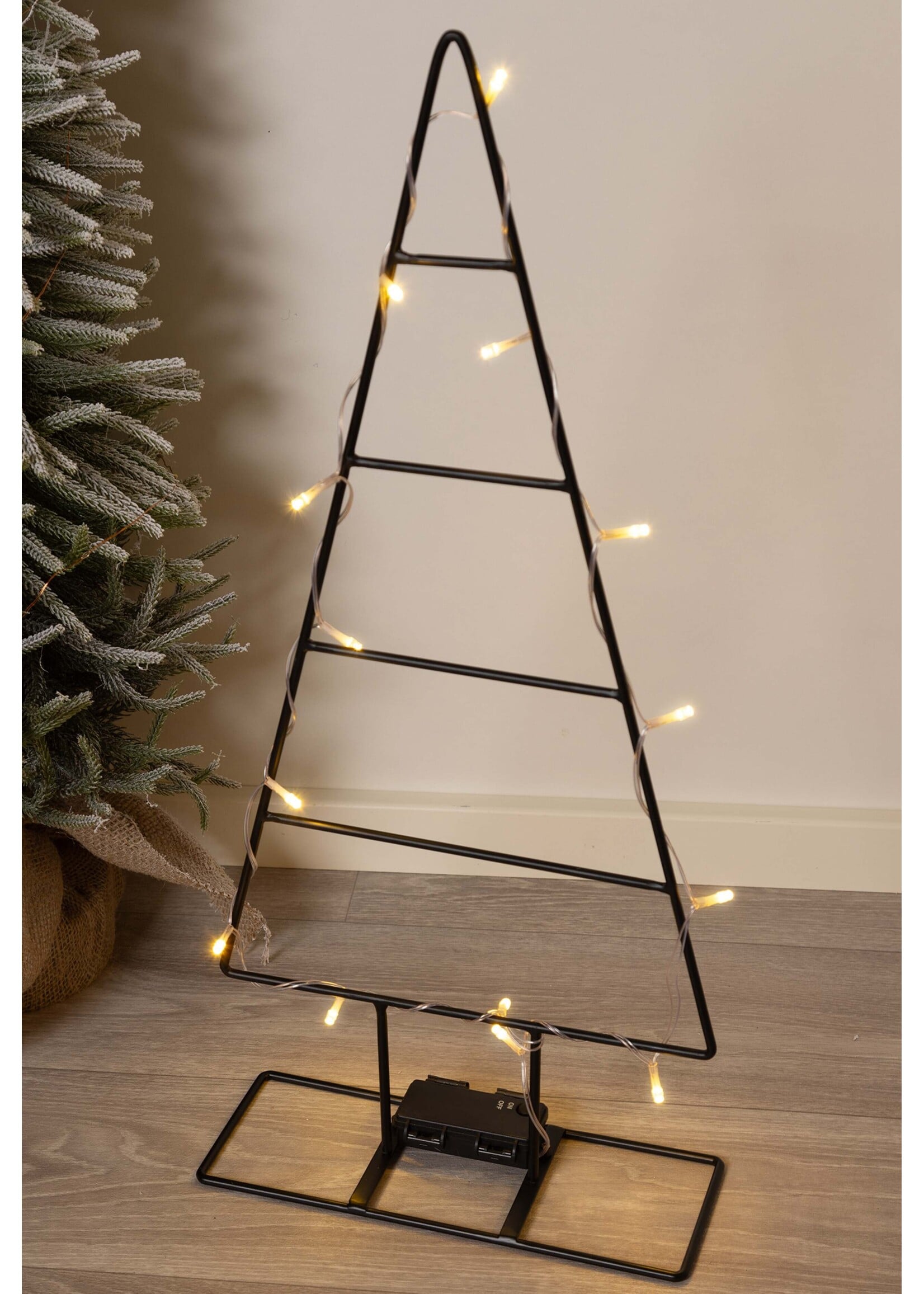 Weihnachtsbaum aus Metall Höhe 60cm mit LED Lichterkette 57107