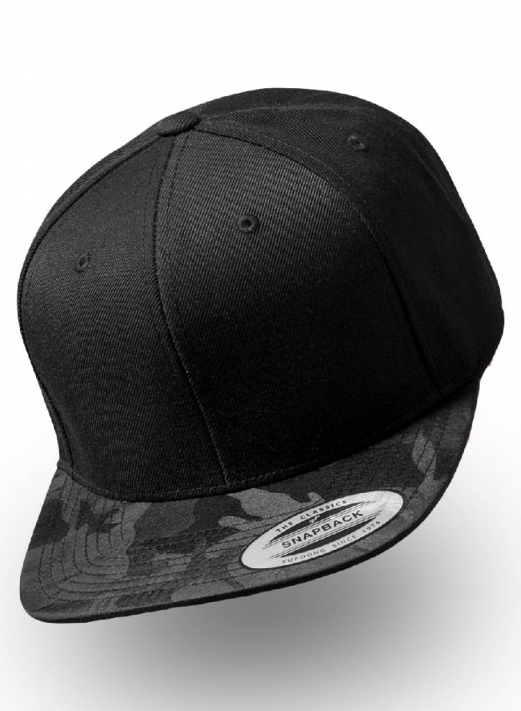 Black/Black Snapback - Yupoong