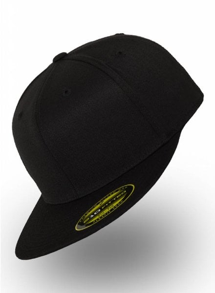 Flexfit by Yupoong Fitted Cap Black