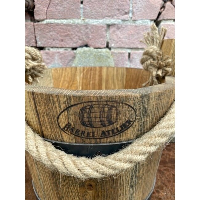 Wooden bucket  'Dark oil'