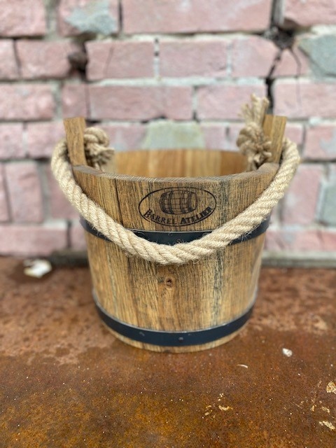 Rechthoek maak je geïrriteerd profiel Eiken houten emmer met touw, 'Dark oil' - Barrel Atelier