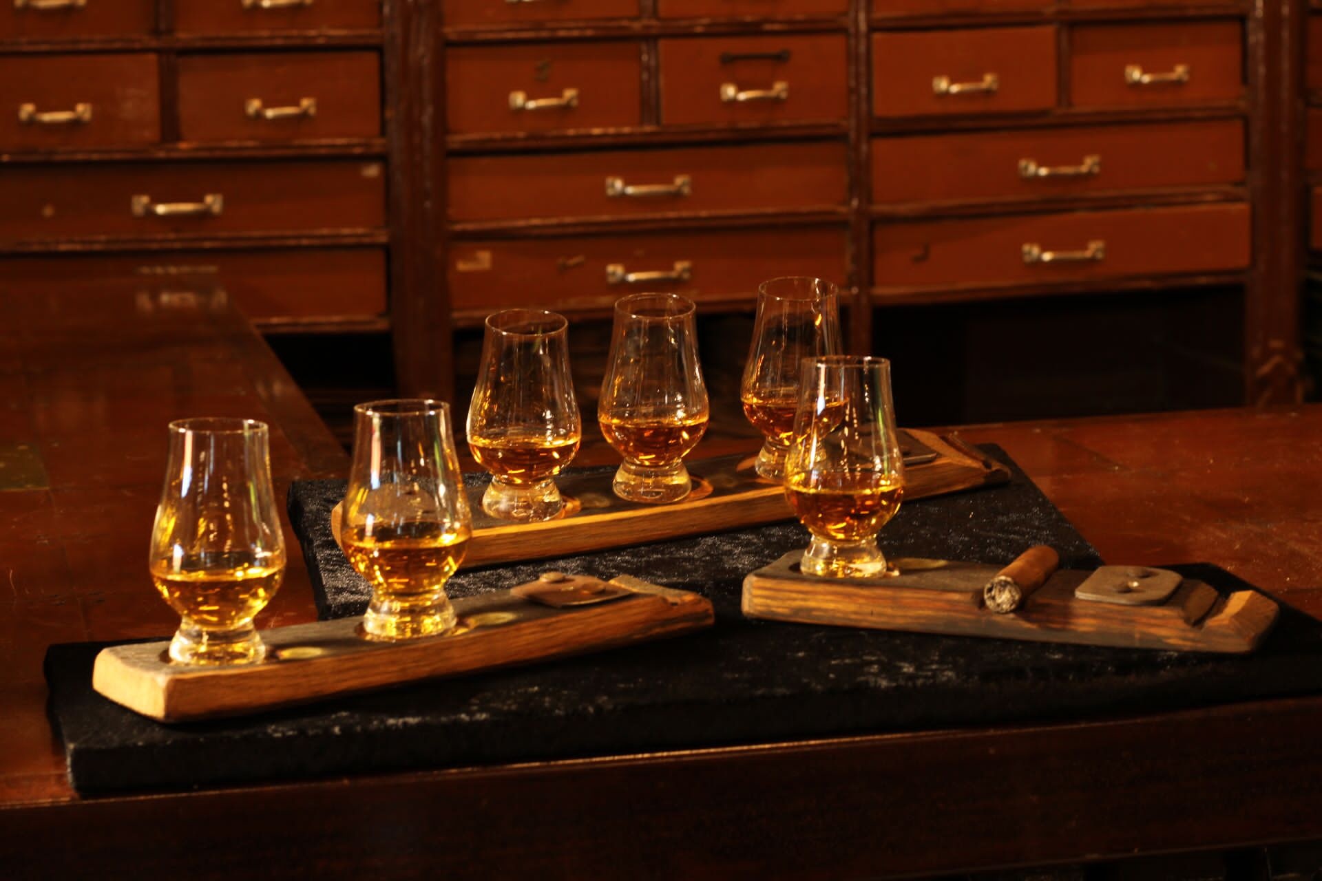 Proefplank 'Whisky' met glas Barrel Atelier