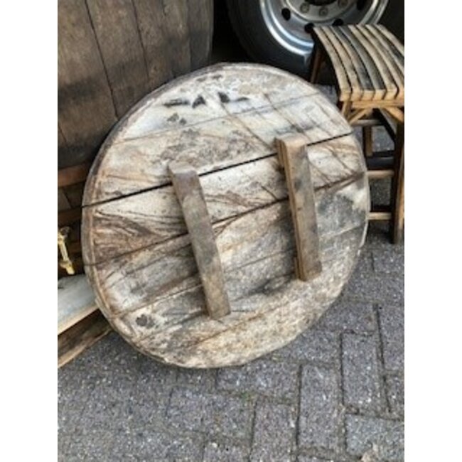 Wine barrel lid - Copy