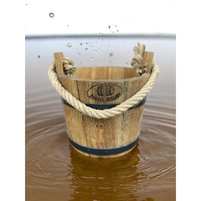 Wooden bucket  'Dark oil'