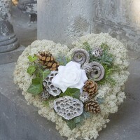 Grabgesteck Herz mit Islandmoos