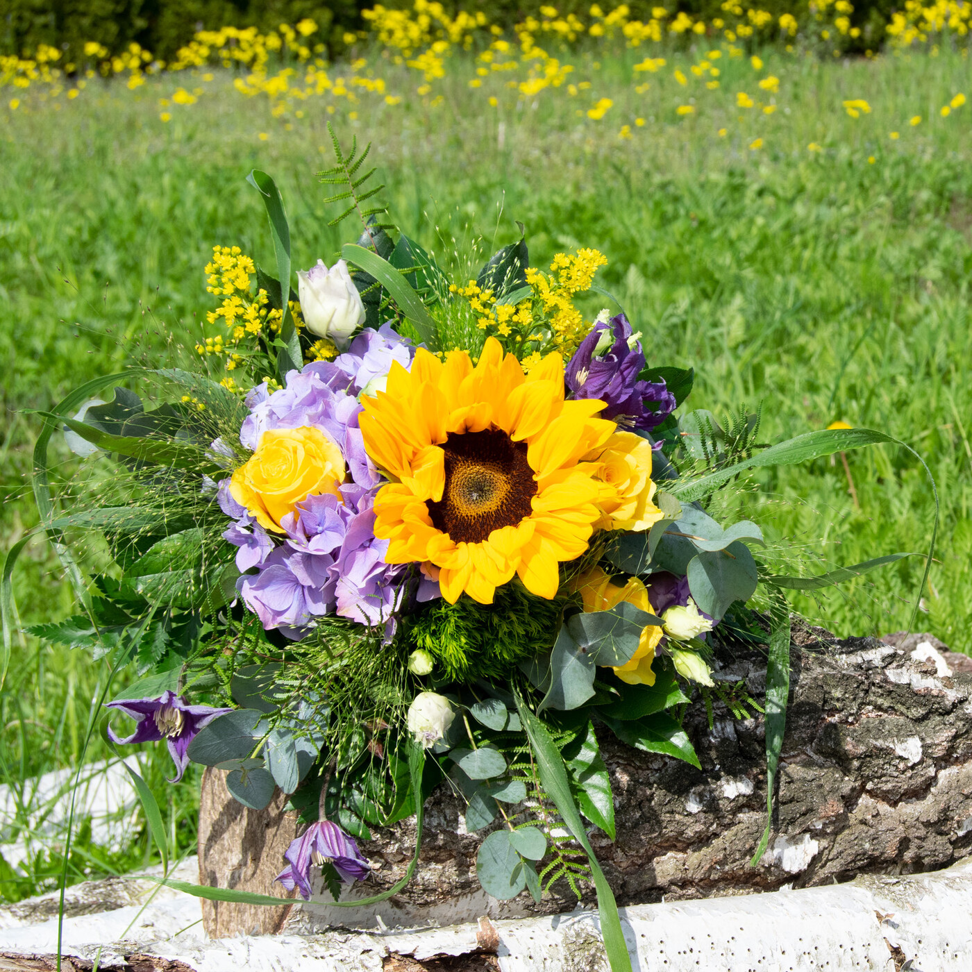 Blumenstrauß Yellow an Blue
