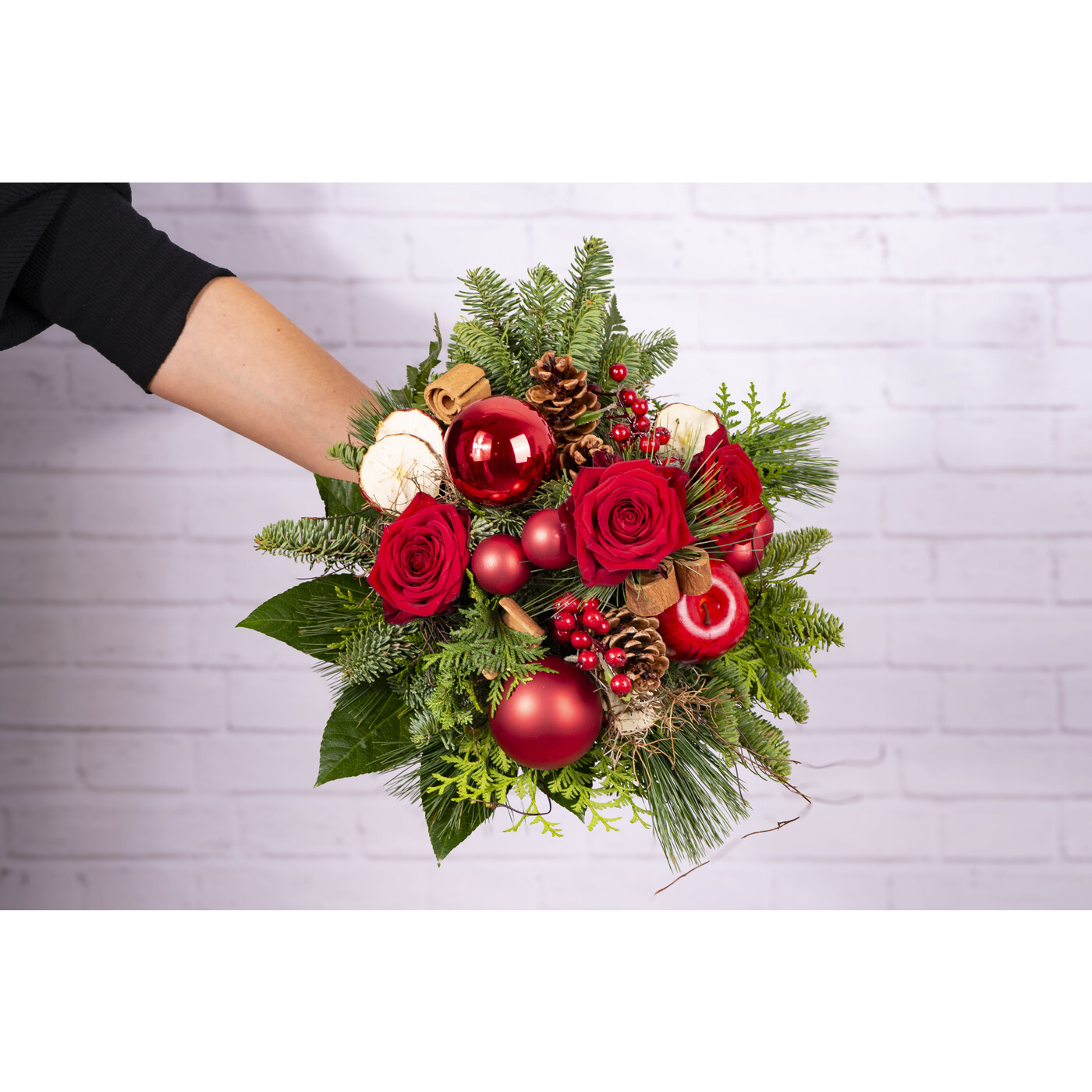 Weihnachtsstrauß mit Kugeln "Apfelzimt"