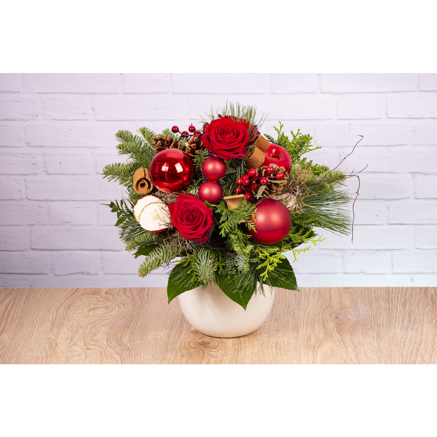 Weihnachtsstrauß mit Kugeln "Apfelzimt"