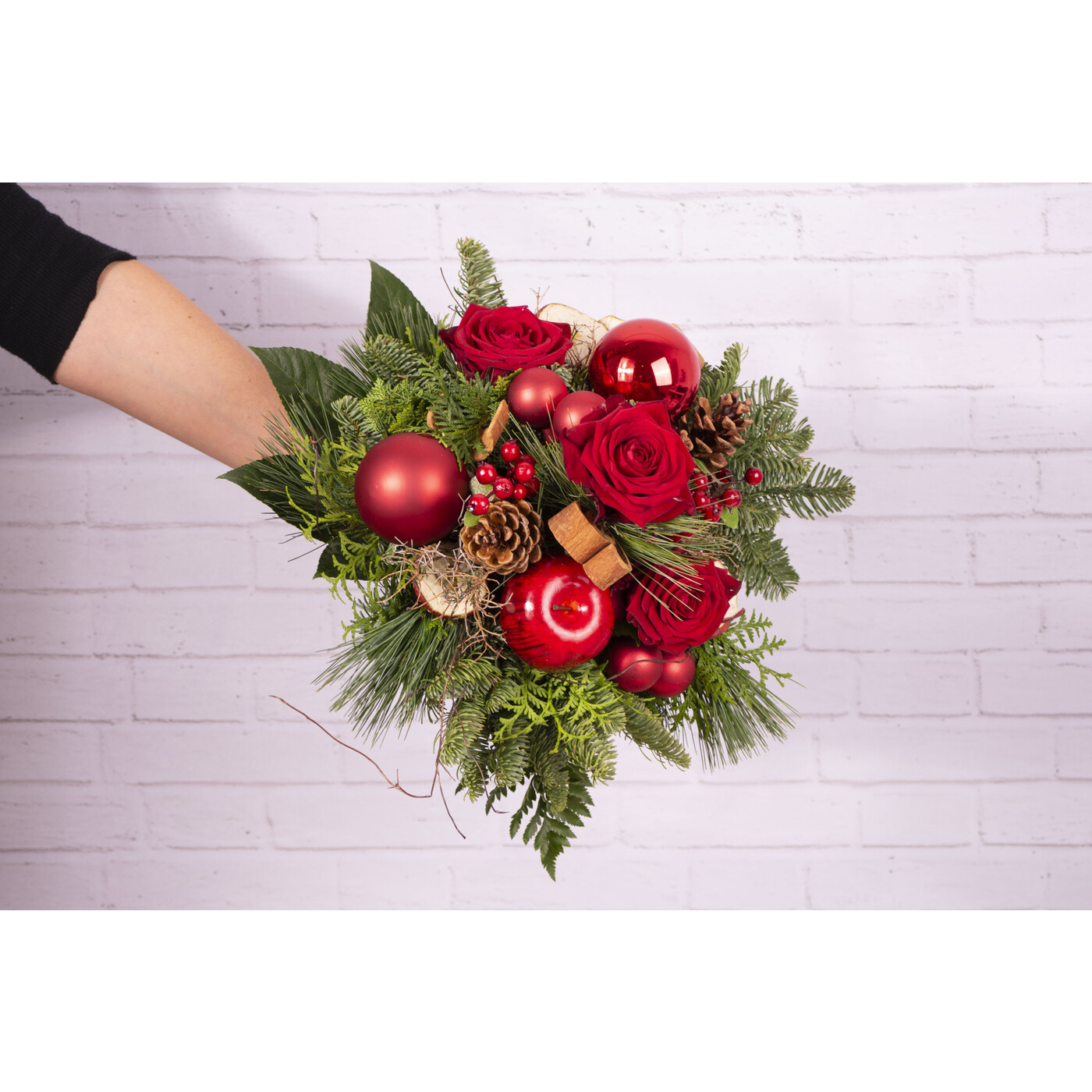 Weihnachtsstrauß mit Kugeln "Apfelzimt"