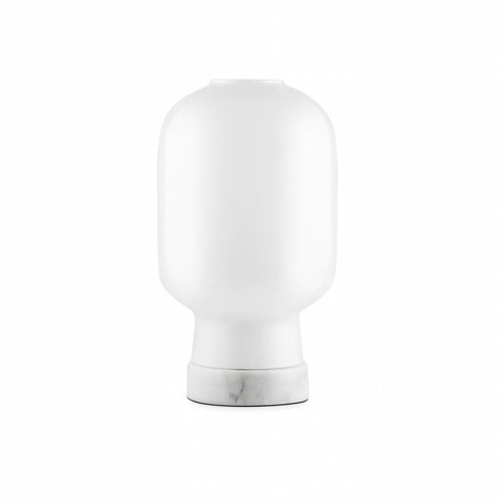 Normann Copenhagen Tischlampe Amp weiß Glas Marmor Ø14x26,5cm