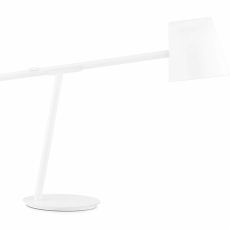 Normann Copenhagen Bordlampe Momento hvid stål 51x16,5x44cm