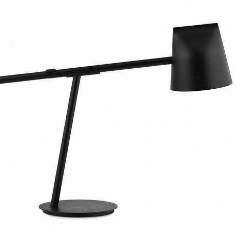 Normann Copenhagen Tischleuchte Momento schwarz Stahl 51x16,5x44cm