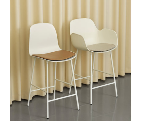 Normann Copenhagen Barhocker Rückenlehne aus weißem Kunststoff Stahl 75cm