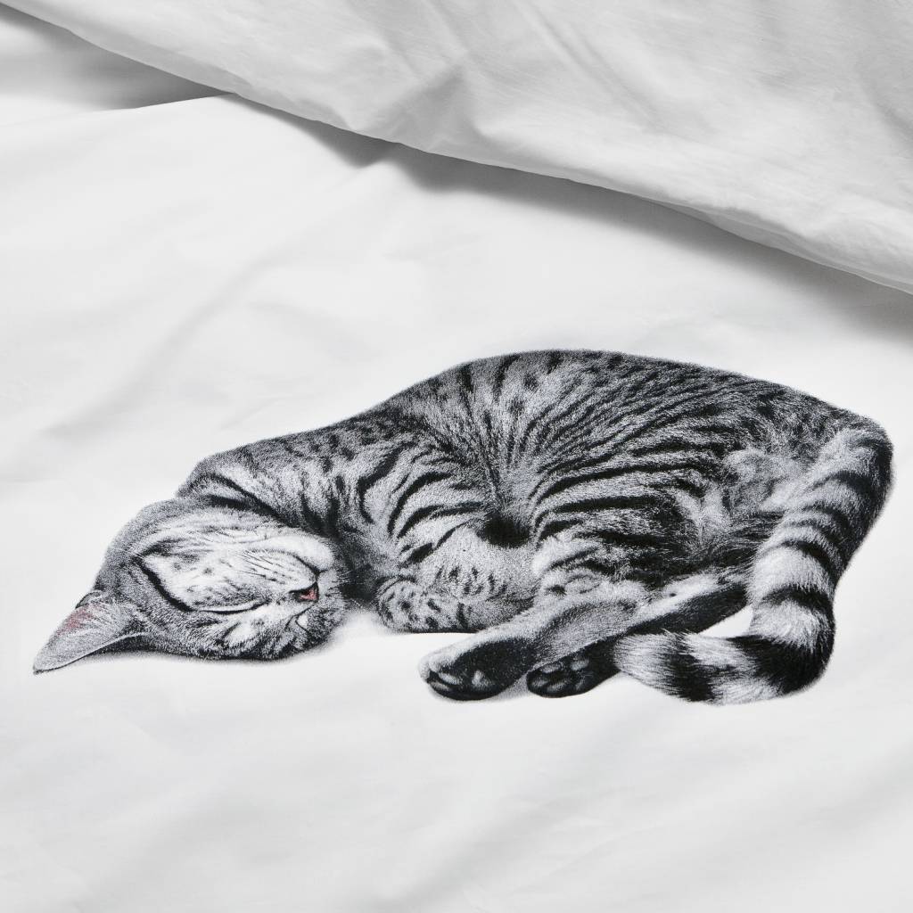 Snurk Linen  cat  Ollie white  3 sizes lefliving com