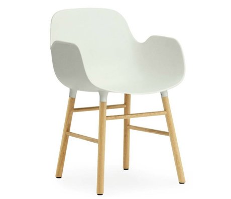 Normann Copenhagen Lænestol form hvid plast eg 79,8x56x52cm