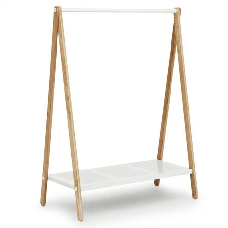 Normann Copenhagen Kleidungständer Toj in weiß aus Stahl und Eschenholz 160x120x59,5cm