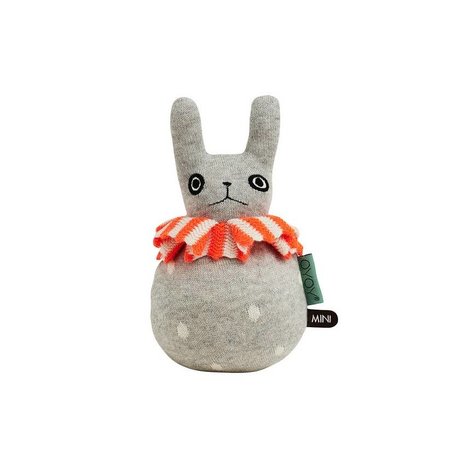 OYOY Plüschtier Ka­nin­chen Roly-Poly hellgrau mit orangem Lätzchen, aus Baumwolle 12x22cm