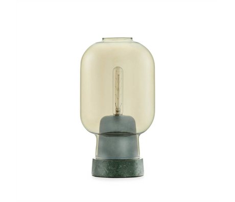 Normann Copenhagen Nachttischlampe Amp aus goldem Glas und grünem Marmor Ø14x26,5cm