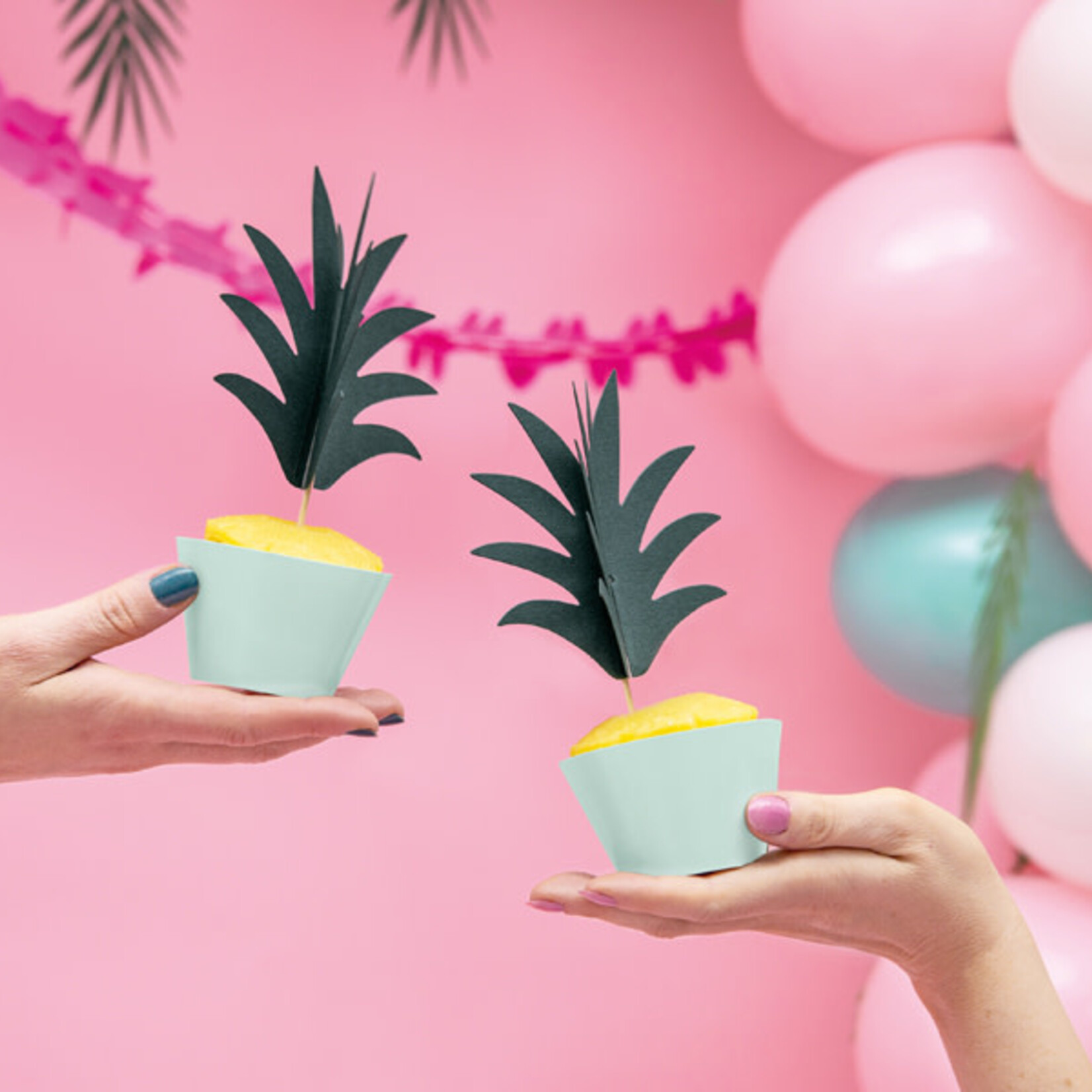 PD Cupcake toppers Aloha - Pineapple