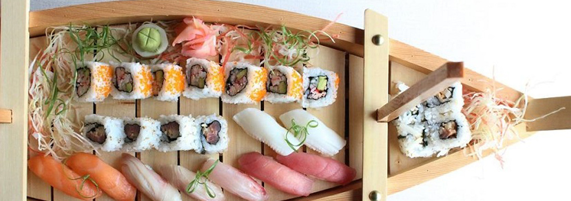 Tokyo Kitchen - sushi boat