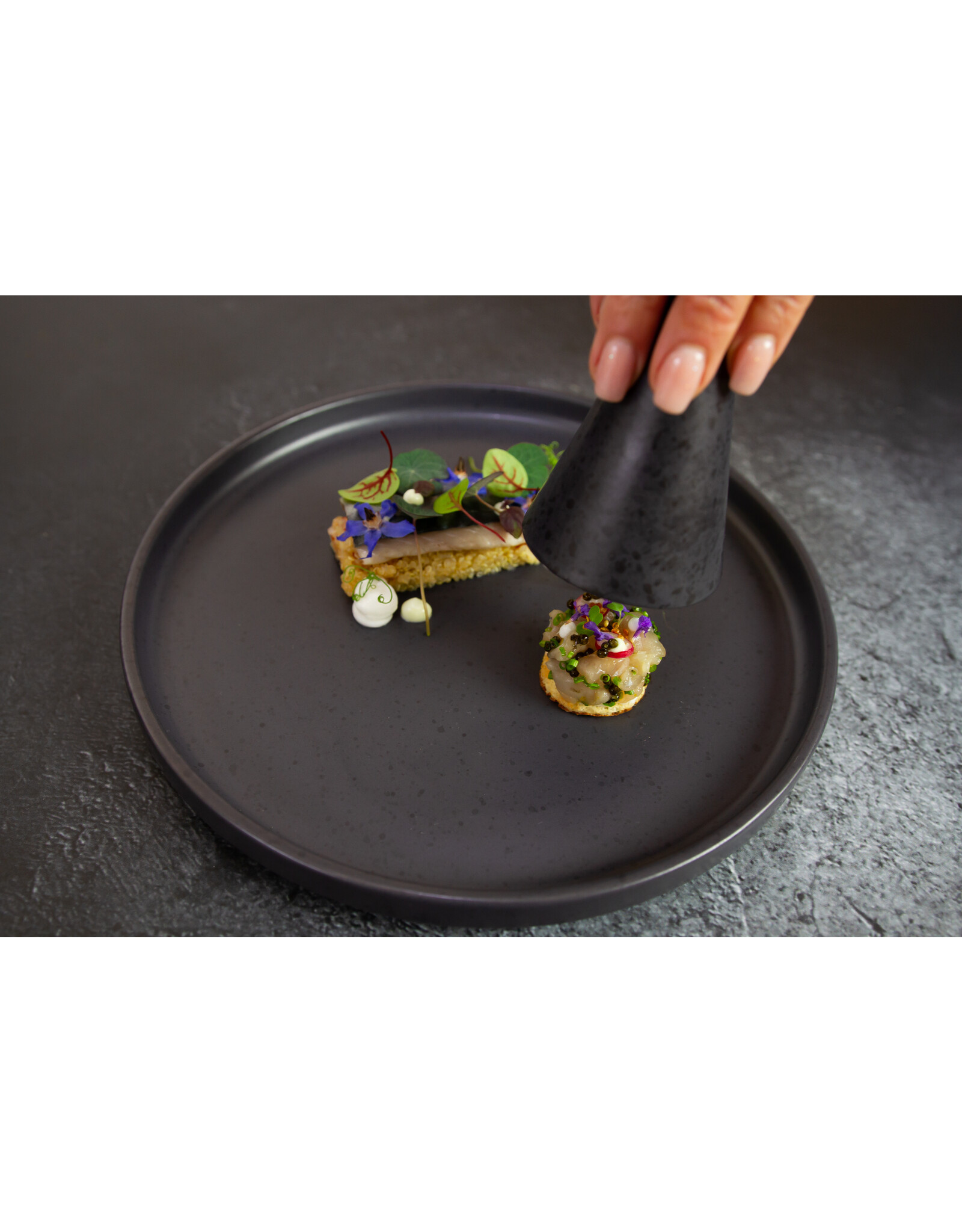 Stylepoint Presentation Shape Plate Raised Edge Stackable Black 25.4x3cm