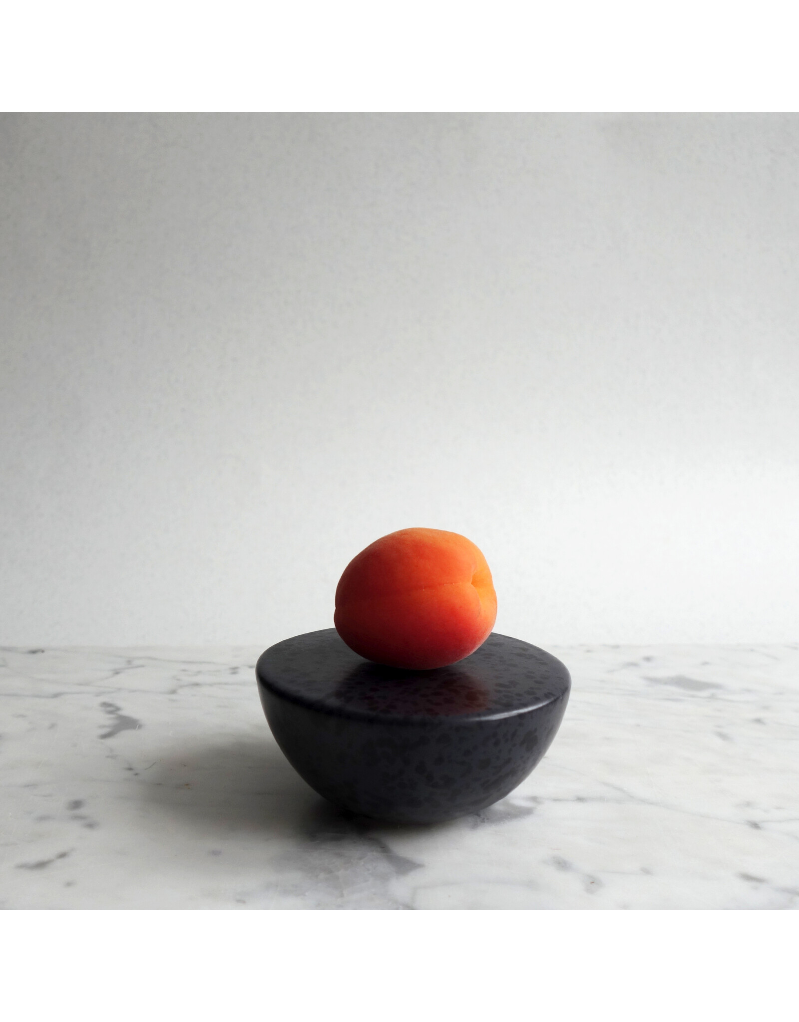 Stylepoint Presentation Shape Half Sphere M Black 8.5x4cm