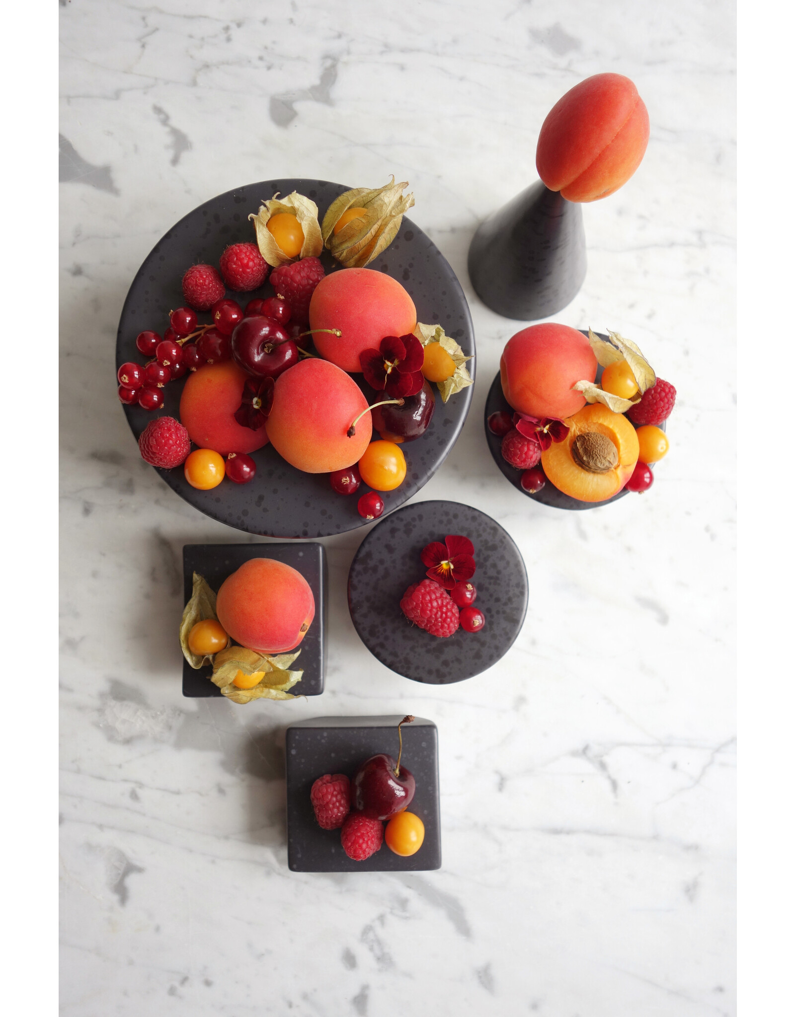 Stylepoint Presentation Shape Half Sphere M Black 8.5x4cm