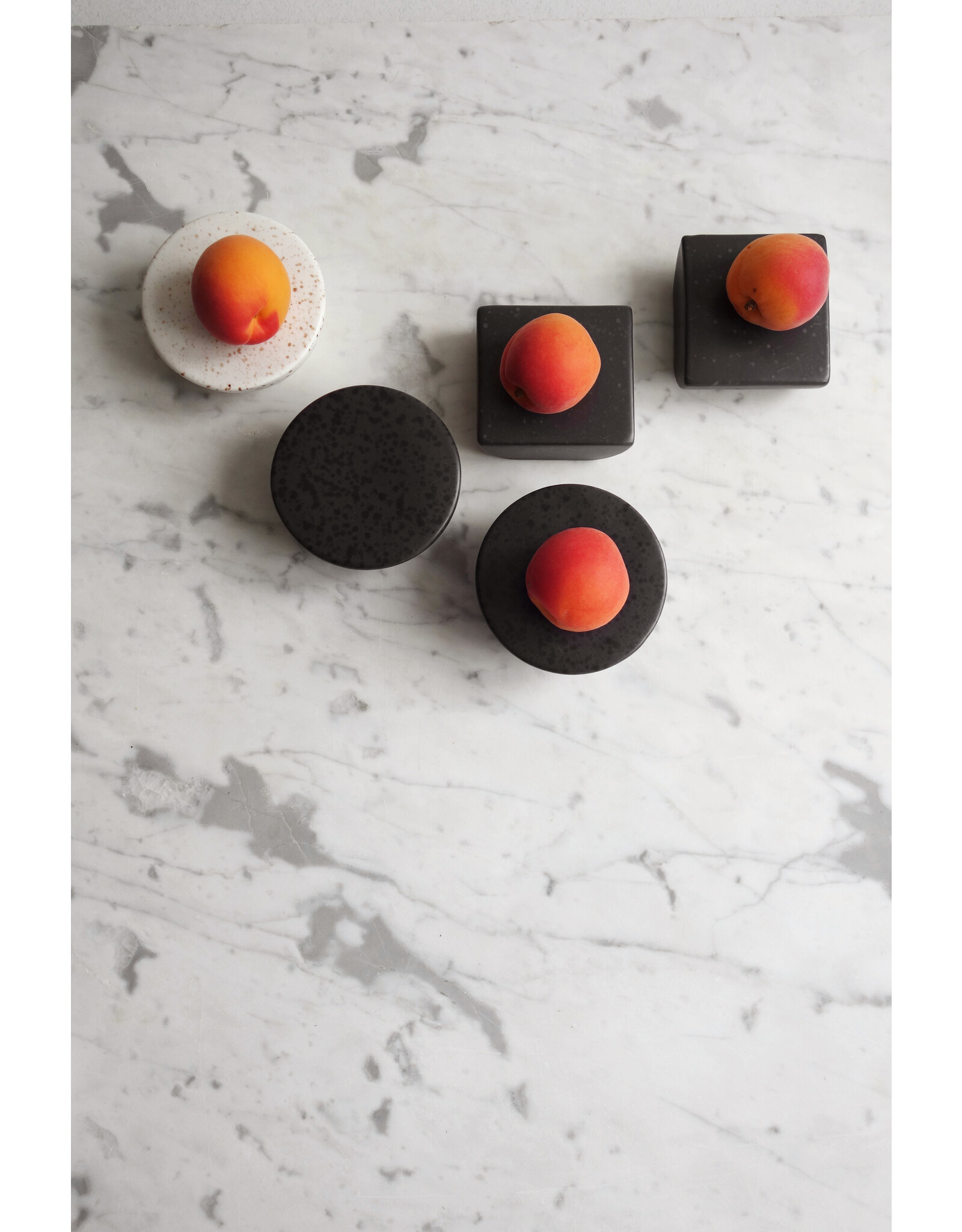 Stylepoint Presentation Shape Half Sphere M Black 8.5x4cm