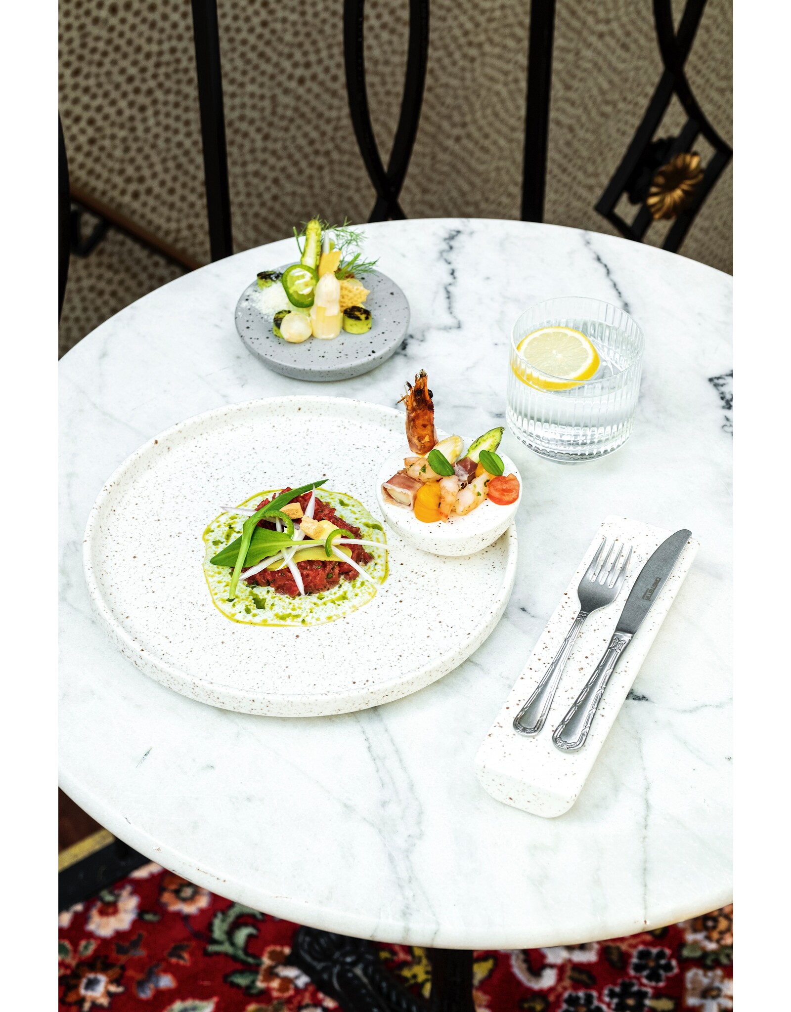 Stylepoint Presentation Shape Plate Raised Edge Stackable Black White 18x5cm