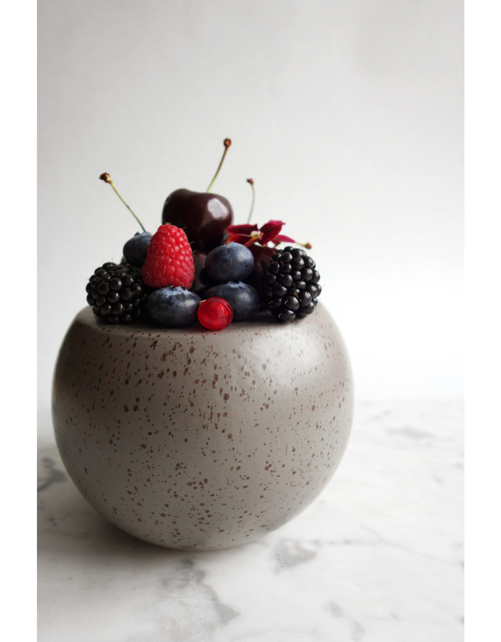 Stylepoint Presentation Shape Orb L Grey 13.5x13cm